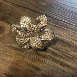 Rhinestone flower ring